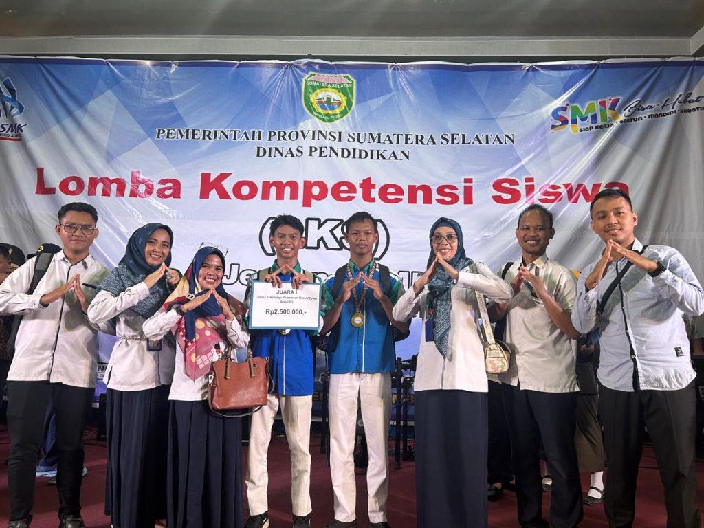 Fathi dan Fathir Raih Juara 1 Lomba LKS Cyber Security Tingkat Provinsi Sumatera Selatan