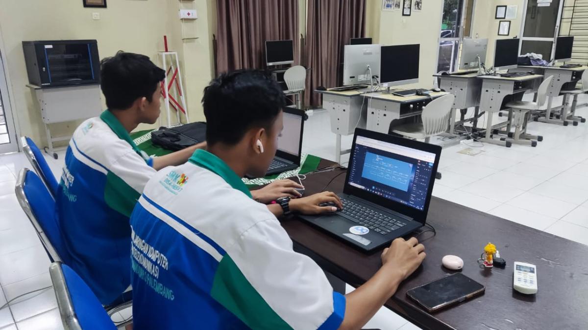 Berita IT SMK SILBER: Mengukir Prestasi Gemilang di Program digiup 2024  Siswa IT SMK SILBER Gemilang di Program digiup 2024, Kuasai Teknologi Digital dari Mobile Apps hingga UI/UX